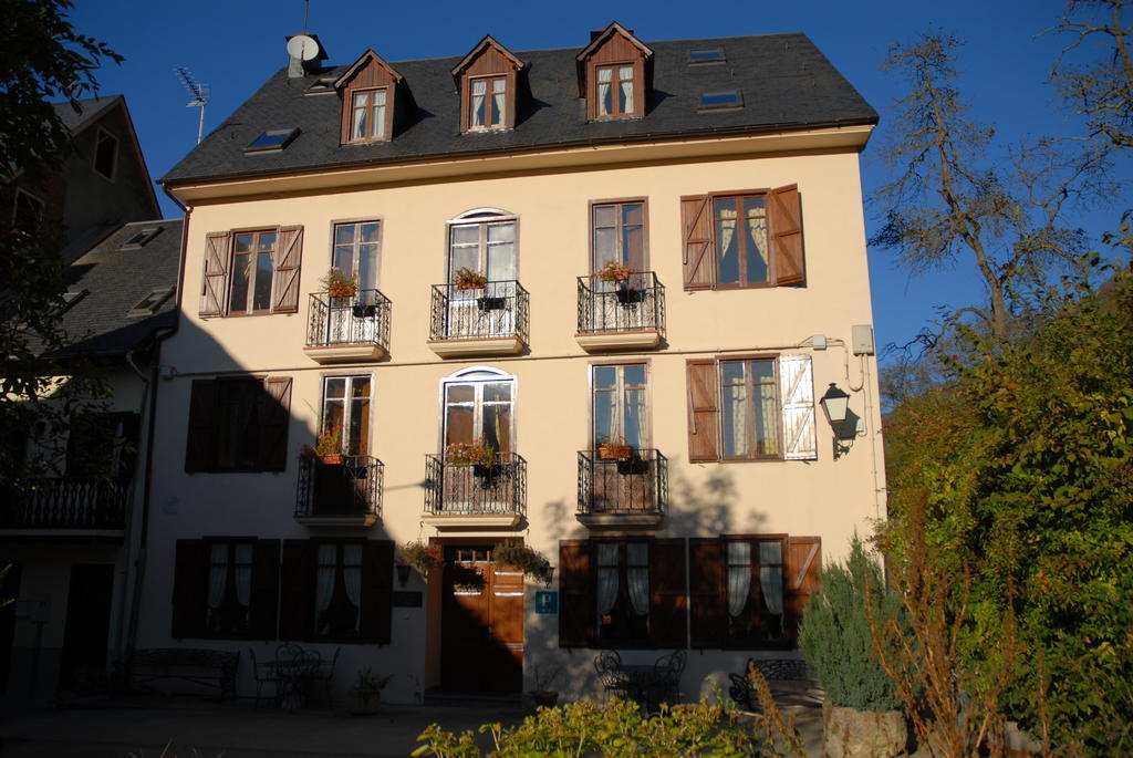 Casa Es Neres Hotel Les Exterior photo