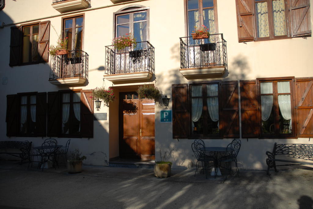Casa Es Neres Hotel Les Exterior photo